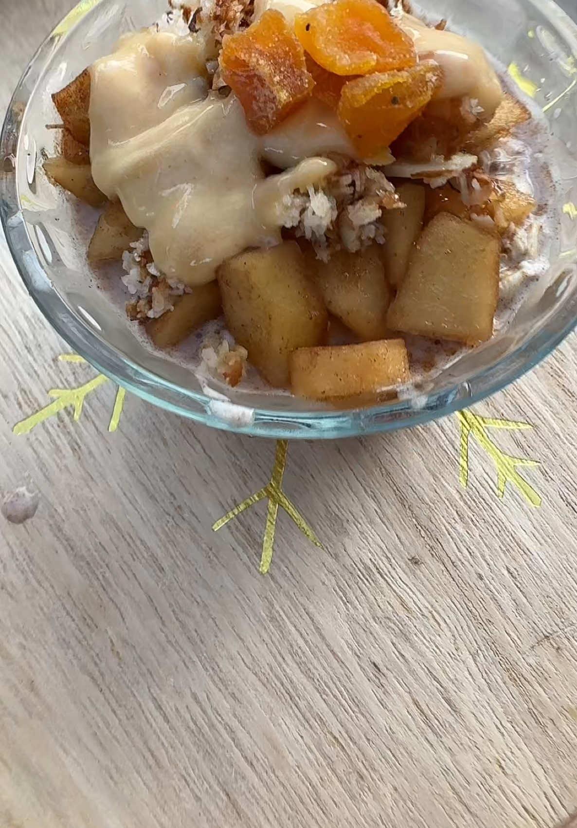 Who knew over-night oats from HelloFresh could be this easy and delicious! 🥣 @HelloFresh US @HelloFresh  #skipthestore #breakfast #overnightoats #yummy #foodtiktok 