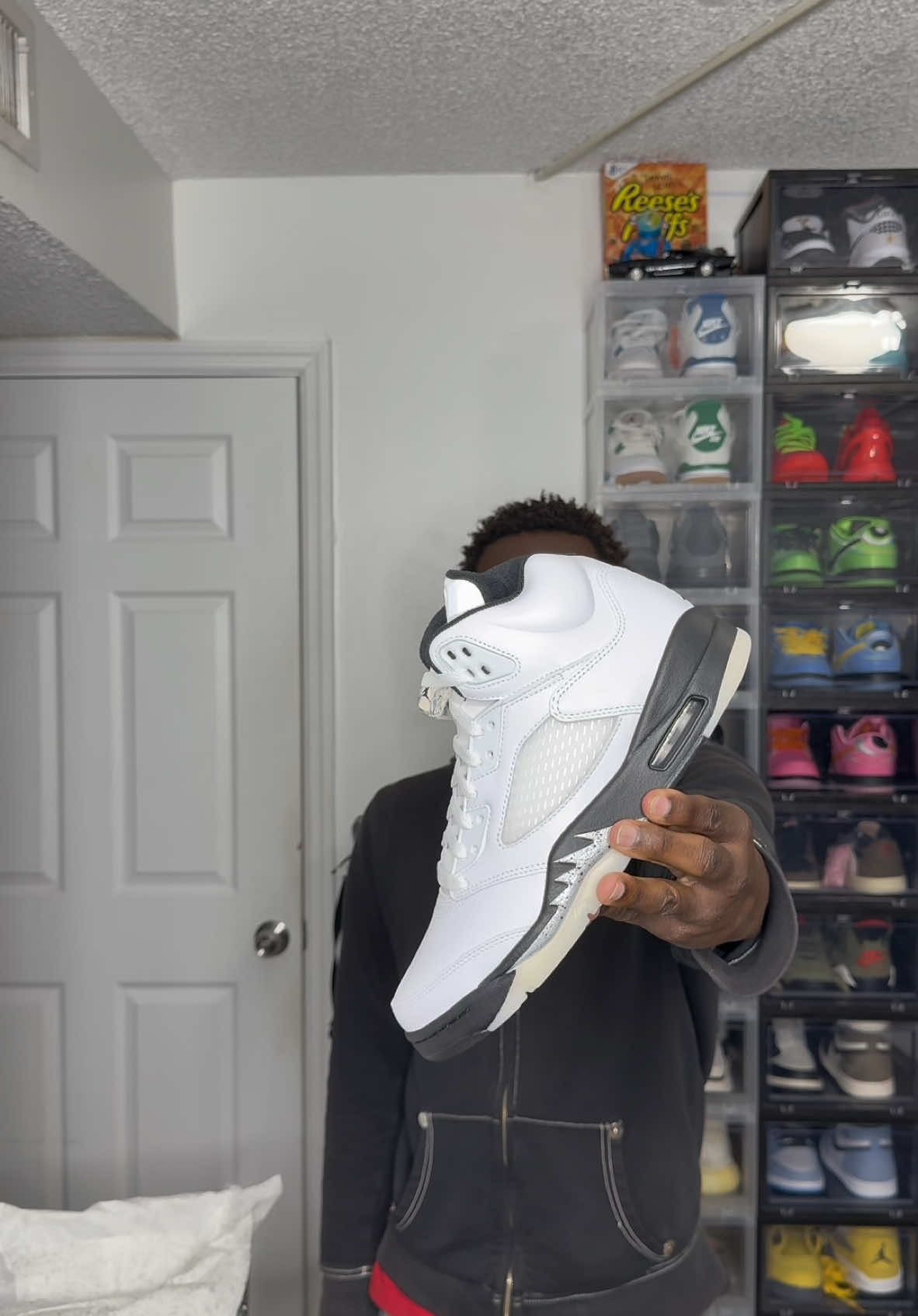 Jordan 5 White Black (Reverse Metallic)  #viral #fypシ #sneakersandchris #sneakers #OOTD #sneakerhead #sneakers #jordans #jordan5 #jordan5s #jordan5whiteblack #jordan5reversemetallic 