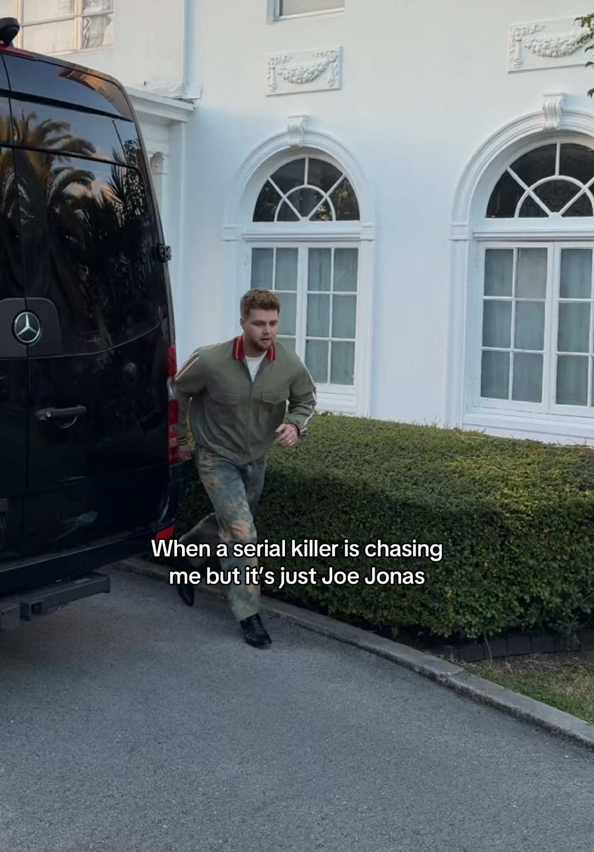 Mama a Shane Gray behind you 