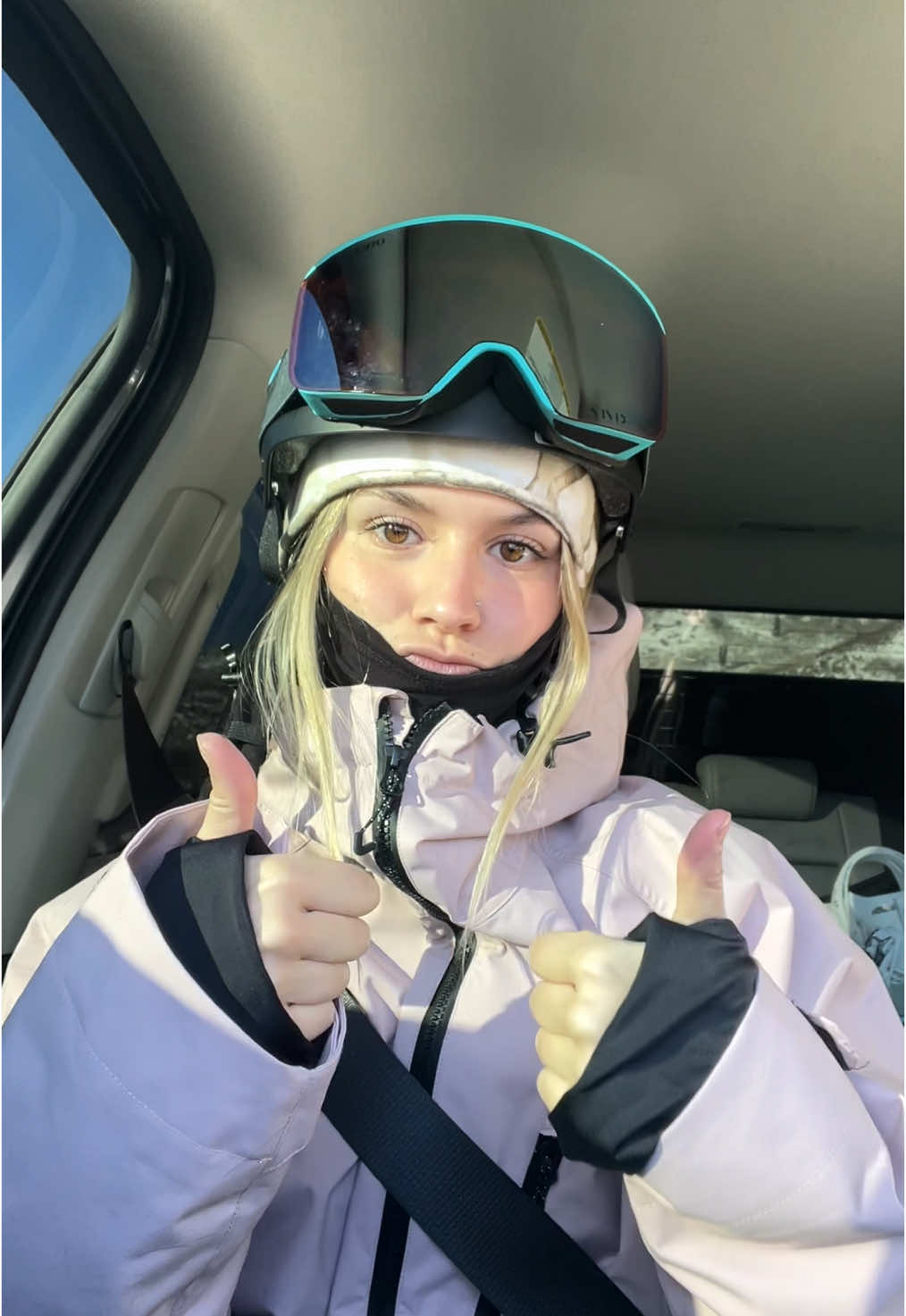 How else is anyone supposed to know im a girl other than my pink jacket.   @GSou Snow #gsousnow #snowboardingoutfit #grwm #girlswhosnowboard #snowboardgirl #snowboardtiktok #skitok #vail #coloradoskiing 