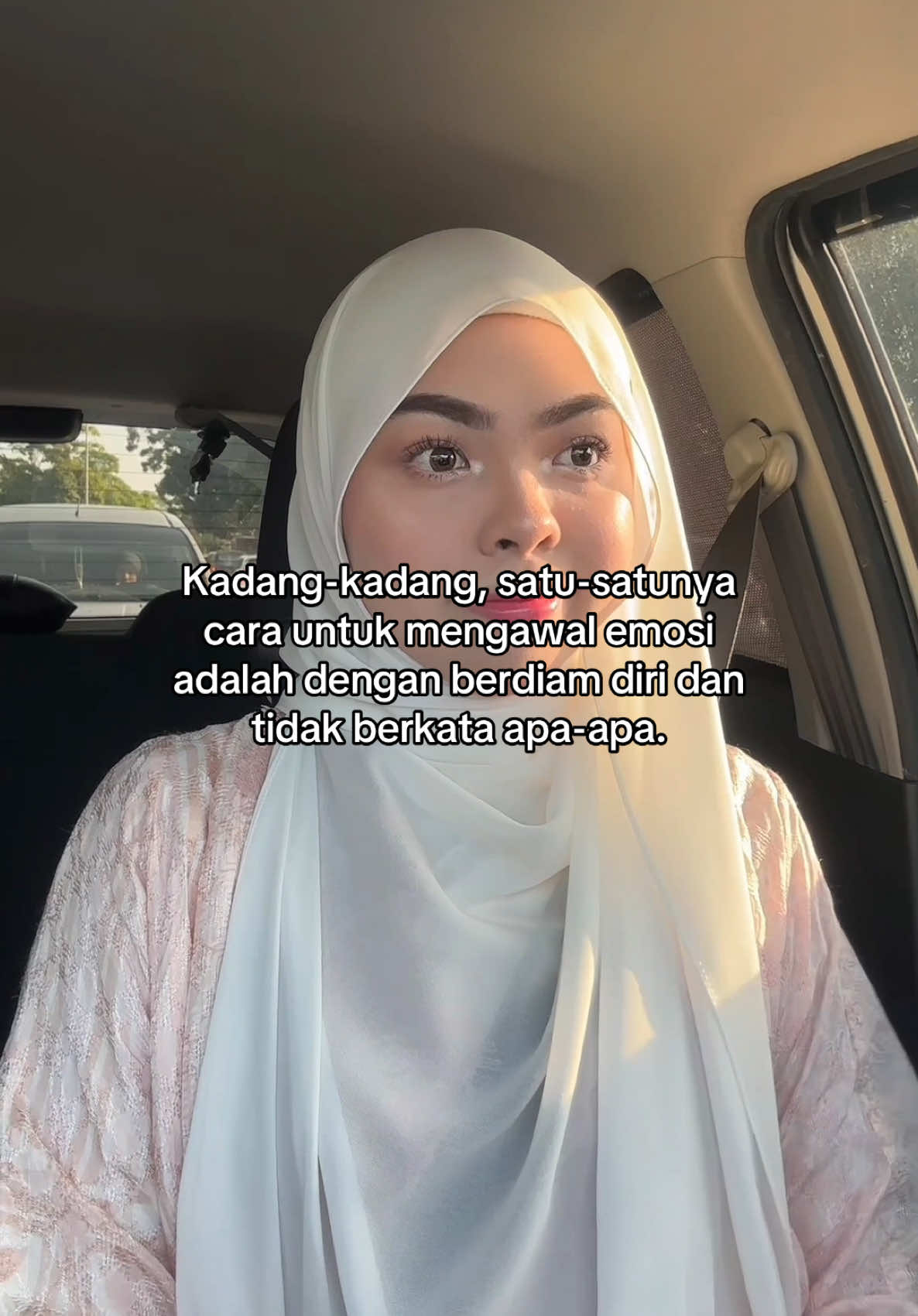 what i learned today, diam adalah penawar terbaik dalam segala hal walaupun kesakitan perlahan-lahan memakan diri sendiri… tetap tenang walaupun tidak dapat dielakkan.