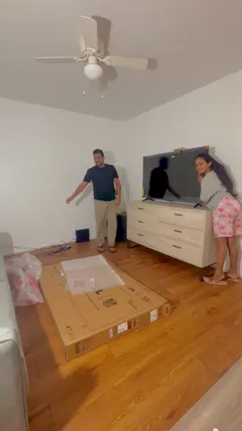 අලුතින් TV බලමු 📺 🌚 #viral #onemillionaudition #vi #fyp #fypage #vira #foryou #foryoupage #tcl #tcltv #bestbuy #vibh_ashes #usa #usa🇺🇸 #unboxing #unboxingvideo #tcltvunboxing #srilankan_tik_tok🇱🇰