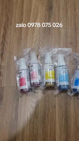 Mưvj in mã 673 Epson : L805 – L1800 Bao gồm 6 màu : Đen (BK) – Xanh (C) – Đỏ (M) – Vàng (Y) – Xanh Nhạt (LC) – Đỏ Nhạt (LM) Giá dành cho 1 bộ 6 màu. Dung tích 70ml Dung lượng in tương đương 4.000 trang với độ phủ mực 5%