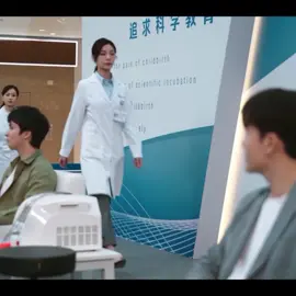 Susah payah menghindar eh Direktur satu ini nempel aje.  #曾舜晞 #梁洁 #zengshunxi #liangjie #josephzeng #diandian #hivenus #cdrama #foryoupage #fyp 