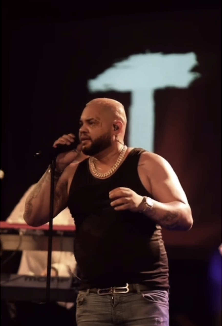 El Taiger -Esa Mujer  ~~ Dices que no tengo agallas que soy un payaso😩~~ #eltaiger #esamujer #urbano #cuba🇨🇺 #videolyrics #Lyrics #fs_lyrics 