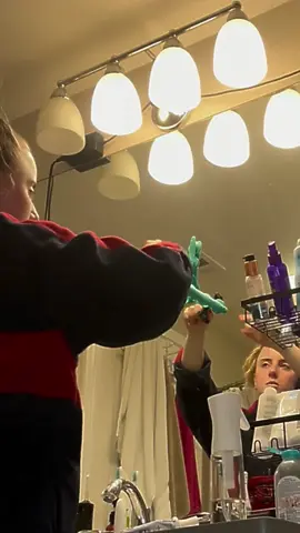 OMG 🤯 This little gadget from @Tenikle is a TOTAL game-changer! 🐙✨ Whether I’m snapping selfies, binge-watching, or working on the go, this flexible phone mount has me covered! 📱💻 The suction cups? SUPER strong 💪 and stick to almost anything. Seriously, why didn’t I find this sooner?! 😍 ✨ Perfect for: ✅ Travel ✈️ ✅ Home setups 🏠 ✅ Content creators 🎥 Shop now on TikTok and thank me later! 💸🛍️ #TikTokMadeMeBuyIt #Tenikle #LifeHack