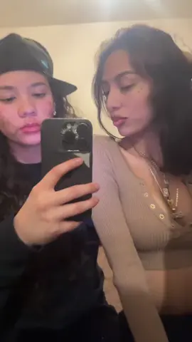 lesbian couple- girl couple- wlw any request? #rp #rphelp #rphelpforyu #rpmodels 