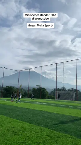 Sepakbola dengan view terindah #minisoccer #wonosobo #wonosobozone #wonosobo24jam #minisoccerindonesia #wonosobohitz #dieng #diengwonosobo #indonesia #fyp #fypage 
