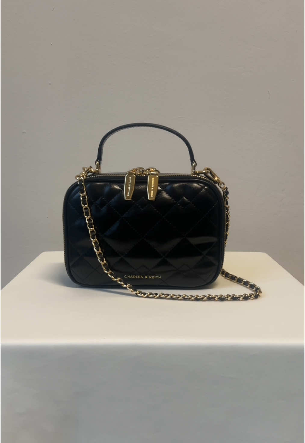 She’s ready to party 🎊 . Product featured: Duo Quilted Vanity Bag . #party #occasionwear #bag #daytonight #fashiontiktok 