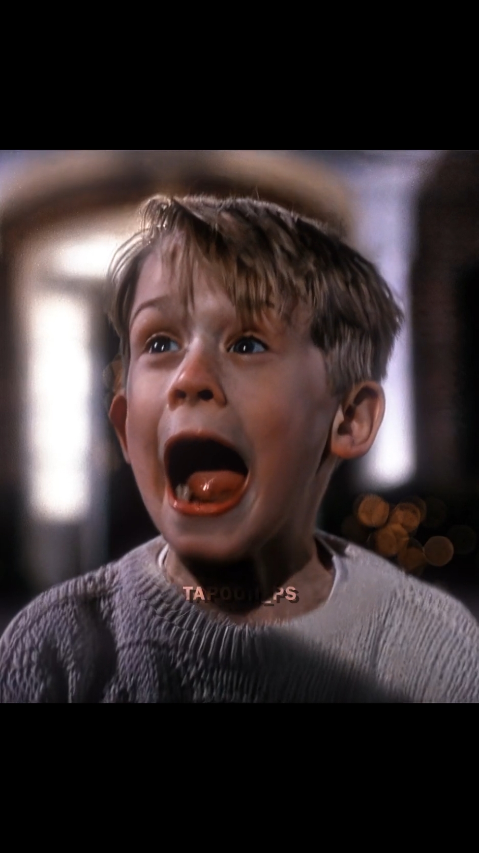 ไม่กลัวแล้วโว้ยยยย🎅🌲 - 🎬Home Alone (1990) | 🎶Wham! - Last Christmas | IB @void.omvr  (ภาพไม่ค่อยชัด ขออภัยด้วยครับ)