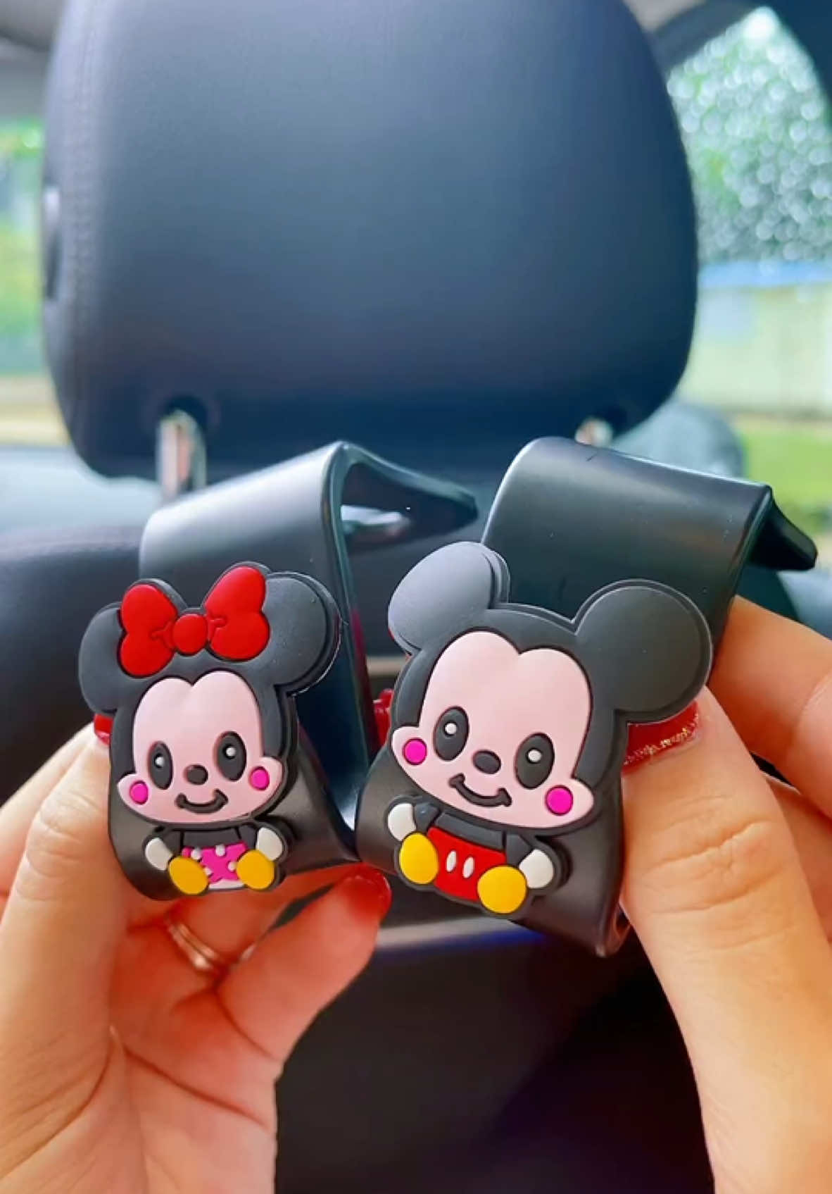 ตะขอแขวนเสื้อผ้า  🐝เสื้อโค้ท 🧸ติดพนักพิงศีรษะ เบาะหลังรถยนต์ ##ตะขอ##ตะขอหลังเบาะรถยนต์##ตะขอแขวนหลังเบาะรถยนต์##ของใช้ในรถยนต์##ของตกแต่งรถ##สินค้าขายดี