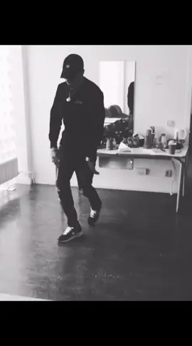 throwback when Chris Brown dance 