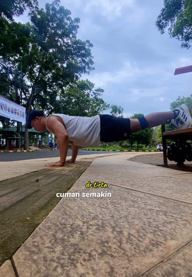 Munculahh dopamin !!! #unnes #olahraga #workoutmotivation #gym #semarang #Running #minggupagi #CapCut 