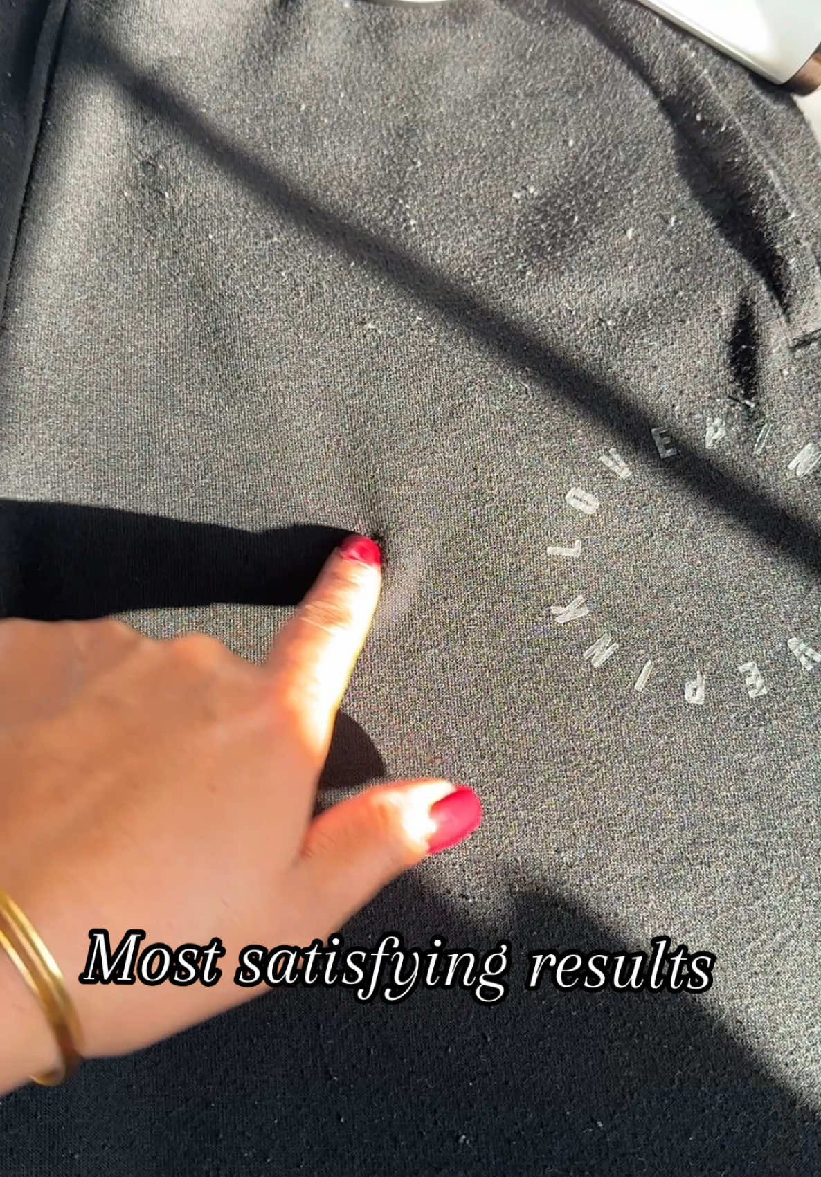 Say Goodbye to Lint, Fuzz & Pills – Revive Your Wardrobe Instantly! Tired of worn-out sweaters, fuzzy leggings, or pilled upholstery? This Handy Fabric Shaver is your secret weapon to make your clothes look brand new again. Perfect for ALL fabrics – sweaters, coats, furniture, and even your favorite blankets! 🎁 Makes the Perfect Gift: Whether it’s for you or someone you love, this tool is a life-saver for fashion lovers,  ✅ Fast & Easy to Use ✅ Compact & Travel-Friendly ✅ Saves Money – No More Tossing Old Clothes  #lintremover #fuzzremover #newclothing #christmasgiftidea #christmasgift #sale #giftideas #lintmachine #fabricshaver #satifyingvideo #beforeandafter #tiktokshop #tiktoksale #secretsanta #giftguide #giftforher #giftforhim #giftforgirlfriend #homegadgets #giftsforunder20 #girlfriend #girlfriendgiftideas #tiktokshopholidaydeals #practicalgifts 