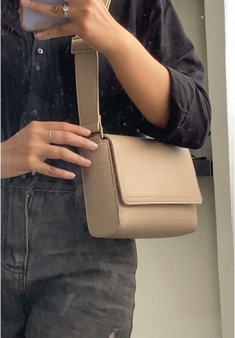 checkout sekarang di LIVE‼️🤎#jimshoneyoriginal #tarabag #PromoGuncang1212#destacame 