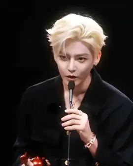 bangga bgt suka sama kmu baobei🥹 #iqiyiscreamnight2024 #iqiyiscreamnight #houminghao #neohou #侯明昊 #侯明昊neo #zhaoyuanzhou #fangsoffortune 