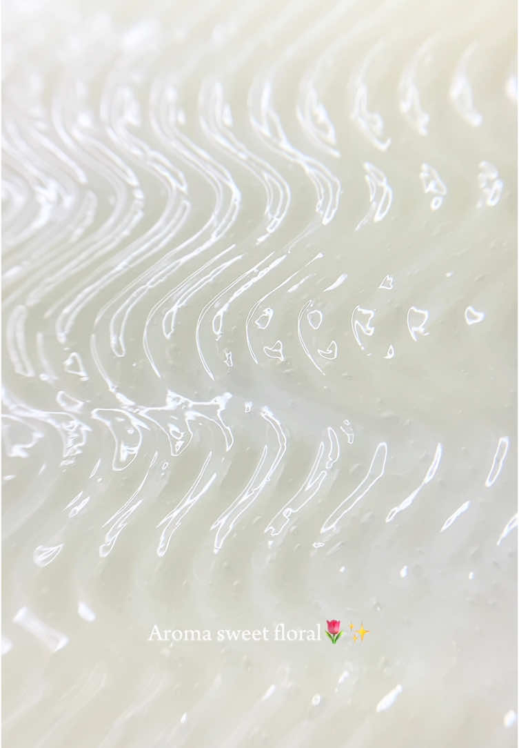 Super happy aku nemu conditioner segentong dan harganya super murah masa cuma 20rban dapet 450ml😭😭😭🤩 dan bikin rambut aku jadi wangiii, halus dan lembutttt🤩🤩🤩 #putri #putriconditioner #conditionerlokal #conditioner #rekomendasiconditionerrambut 