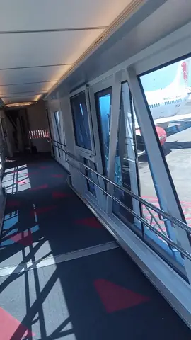 video mentahan buat apa seterah kalian 😆#vibes #fyp #editvideo #storywa #mentahanprank #videomentahan ##dibandara #bandarasoekarnohatta 