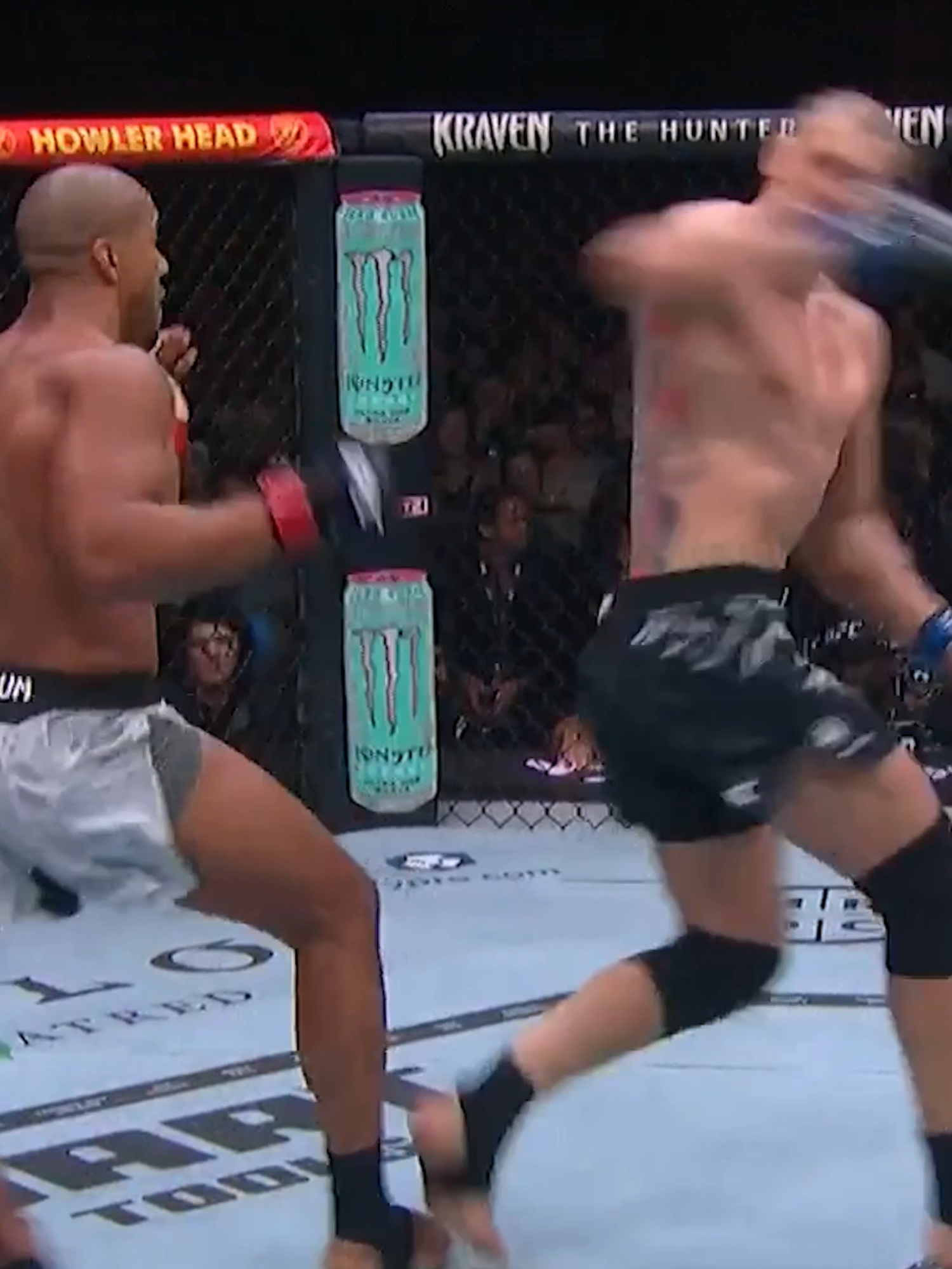 BIG BOY SPINNING BACKFIST 🤯 #UFC #mma #alexandervolkov