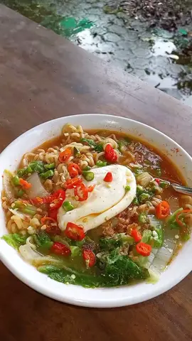 KASTA tertinggi menu di saat hujan ..NO DEBAT!!! #prank #prankstory #prankstorywa #prankstorywhatsapp #storyprank #storytime #bogor #mierebus 