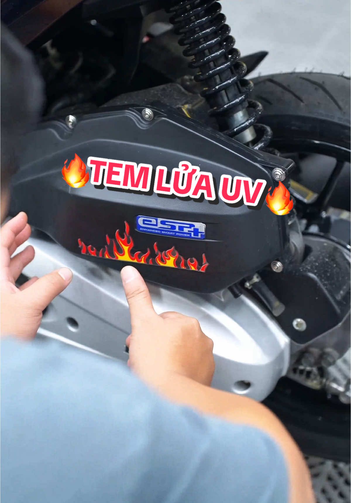 Tem lửa uv dán được đa vị trí , đa dạng các bề mặt vật liệu - Dán xe máy , xe điện , điện thoại , laptop ,....