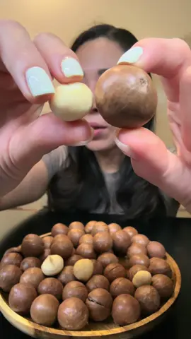 Ghiền ăn macca nó giòn béo bùi ngọt nhẹ thơm sữa nửa #duyenoioi #ancungtiktok #food #ReviewFood #xuhuong #muckbang #macca #maccasay 