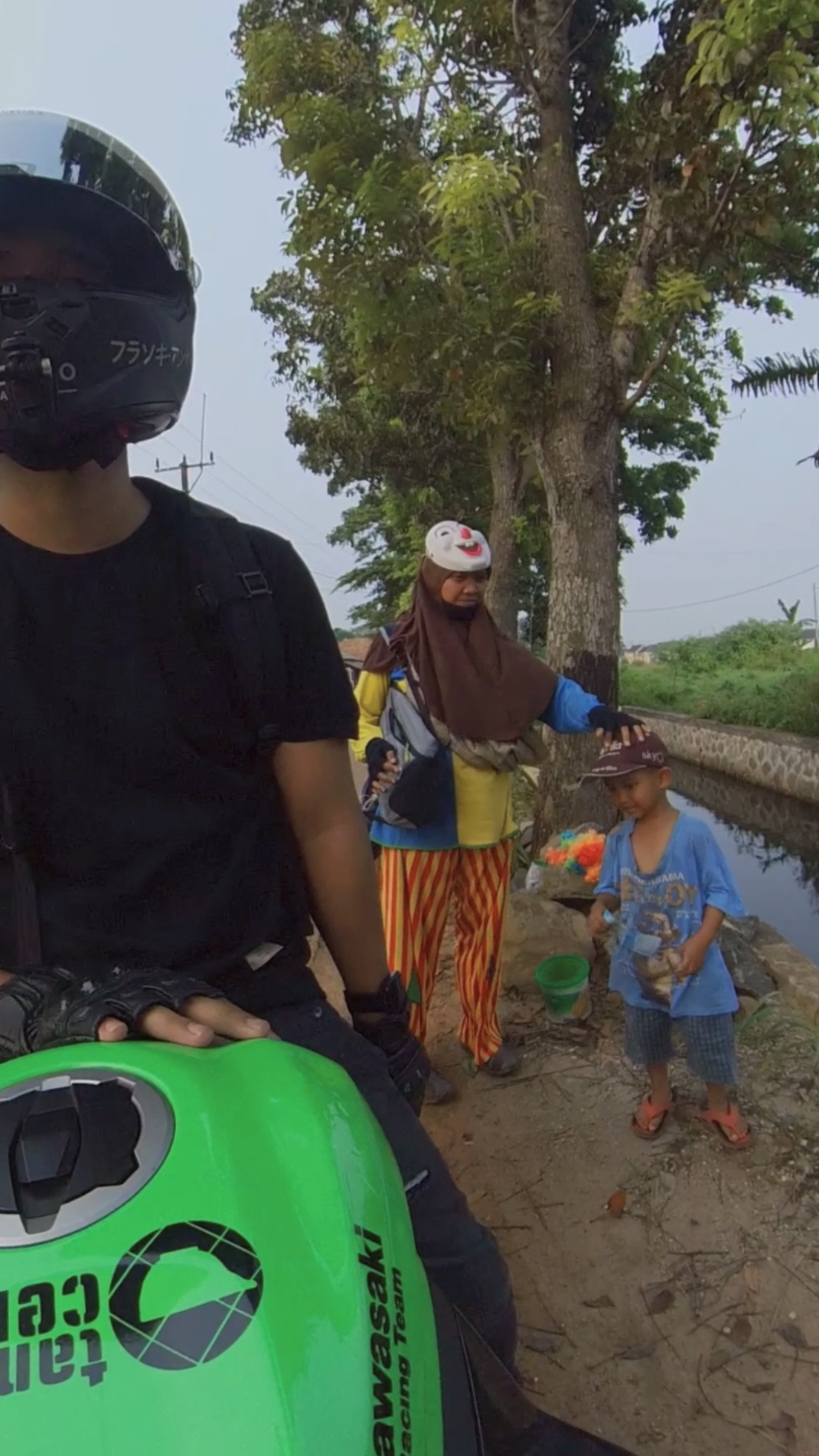 aku malah udh ga punya siapa2 dek😭 jagain ibumu nanti kalau sudah besar ya, #ibu #berandatiktok #fypage 