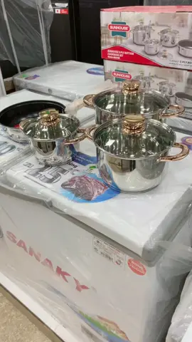 BỘ NỒI CHẢO INOX 5 ĐÁY SUNHOUSE SHG789 Đáy 5 lớp bền bỉ, tỏa nhiệt đều, giữ nhiệt tốt Thân Inox cao cấp, an toàn tuyệt đối cho sức khỏe Sản phẩm gồm 3 nồi và 1 chảo tiện dụng, phù hợp mọi nhu cầu nấu nướng Đáy từ dùng được trên mọi loại bếp #bonoisunhouse 