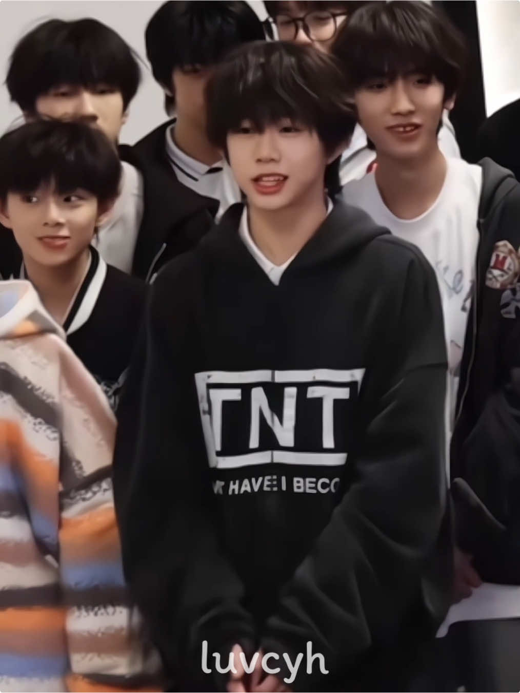 แฟนบอยคนนี้ดูตื่นเต้นนะคับ #เฉินอี้เหิง  #tffamily #chenyiheng_陈奕恒 #tffamilygen4 #tffamily_4th_generation #tnt 