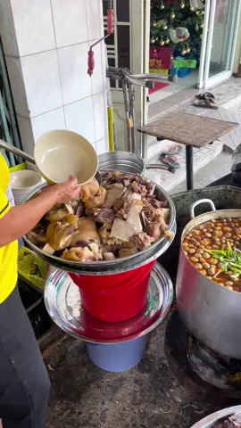 Fan cứng của dựng bò đâu rồi? 🐮✨ Tô cháo dựng bò nóng hổi, thơm béo, cắn miếng dựng mềm giòn là mê ngay! 😍 Chiều lạnh lạnh thế này mà làm một tô thì hết sảy! #chaobo99 #LearnOnTikTok #streetfood #tiktokfood #FoodTok #riviewanngon #ancungtiktok #xuhuongtiktok #viral 