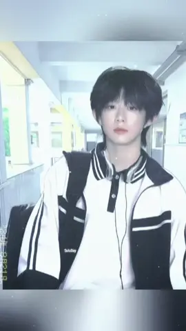 Thanh xuân vườn trường🫧#chenyiheng_陈奕恒🌸💫 #trầndichhang_chenyheng #tffamily🇨🇳💫 #xhuongtiktok cre: douyin