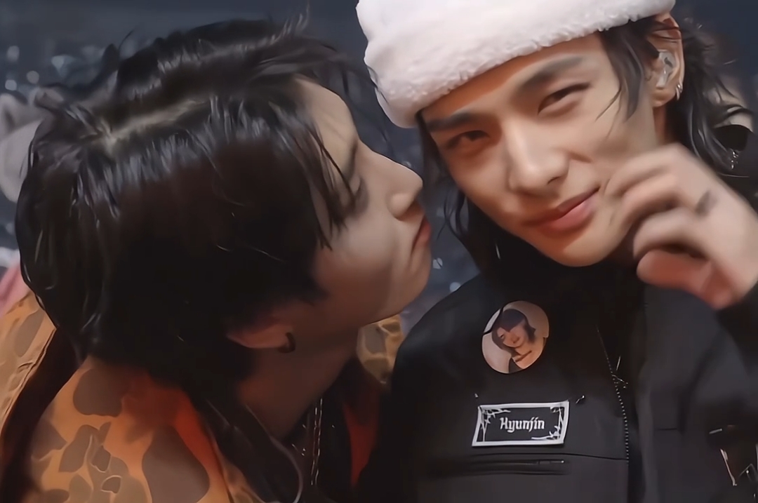 troi oi dcm hôn lắm thế 😭⁉️ #skz #straykids #hyunjin #han #hanjisung #hyunsung #hanjin #쳌황 #ジンソン #skzconcert #dominATE 