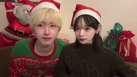 去年クリぼっちだった僕が 今年のクリスマスは世界一愛してる人と過ごせるなんて…サンタさんありがと🎅