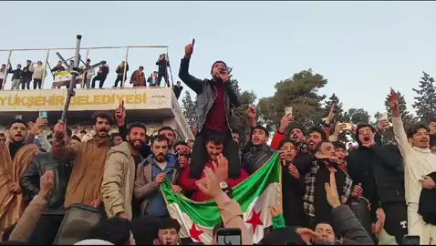 #تركيا #اورفا #ساحةالمدفع  #عدنا سيرتهاا الاولى وانتصرنااا #اورفتناااااااالجميلة 