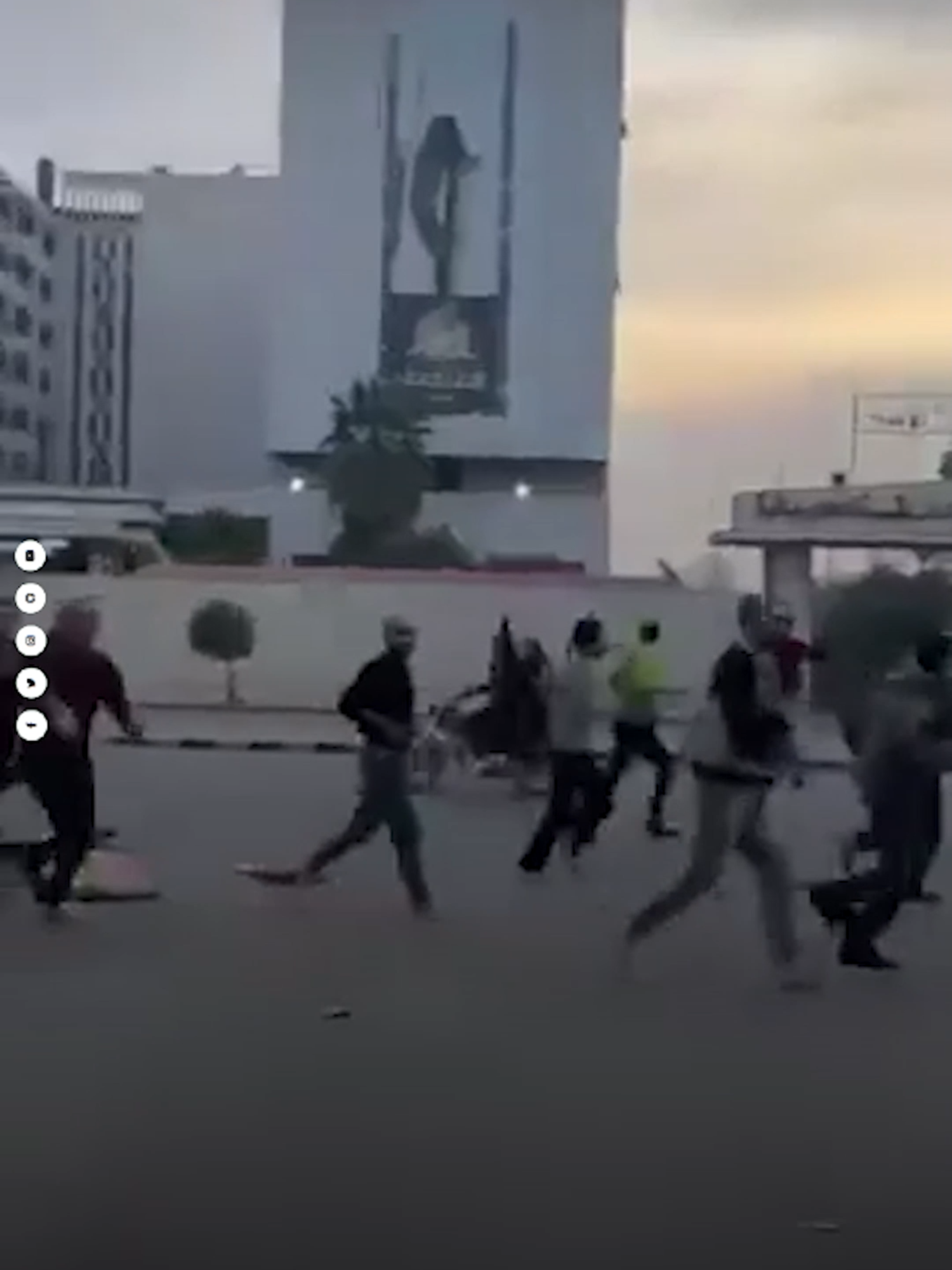 فلتوا من 10 سنين سجن.. فرحة المساجين وهروبهم بعد سقوط نظام بشار الأسد