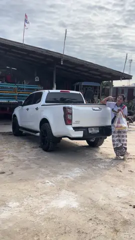 #ทรัพย์บุญทวี“ทีมงานเล็กๆผญ.ทำ”  #ผญ.บริหารรถเกี่ยว⚙️ #ผญ.ทำนา💪🏼🌾 #แค่ผญ.เปื้อนฝุ่น💪🏼✌️✌️