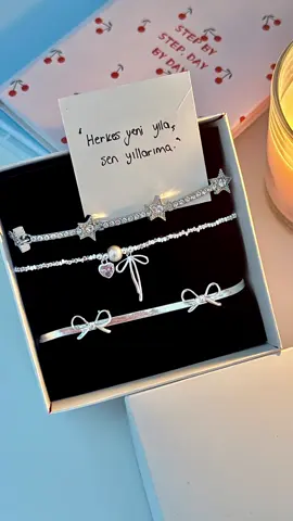 Star Ribbon Bileklik Seti 🫶🏻⭐️🎀 316L çelik ve anti alerjiktir. Kararma, solma, paslanma ve alerji yapmaz. Profilimdeki shopier linkinden sipariş verebilirsiniz.💙 #accessories #necklace #foryoupage #giftideas #çelik 