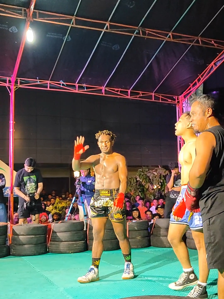 Laga Panas FUN FIGHTING Magetan.. 2 vs 1 (Simson VS Irvan Debleng) 🔥 🥊 #boxing #kickboxing #mma #muaythai #magetan #magetanbanget #havefun #tiktok_impact #fyp #foryoupage 