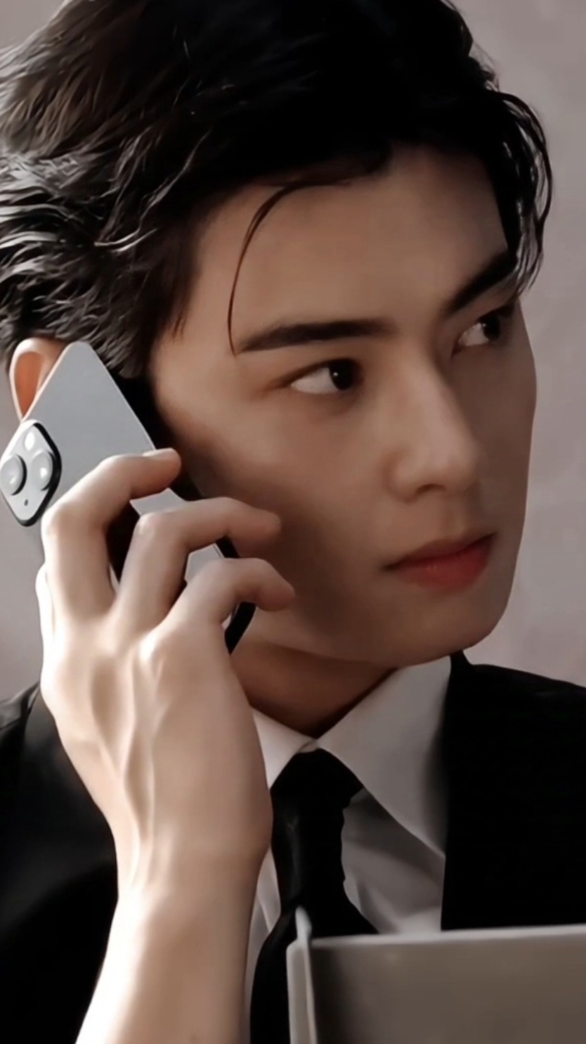 he knows he is too sexy #chaeunwoo #eunwoo #chaeunwooedit #fyp #eunwooastro #kpop #trend #kissoflife #hot #eunwooedit #leedongmin #fypシ #xyzcba 