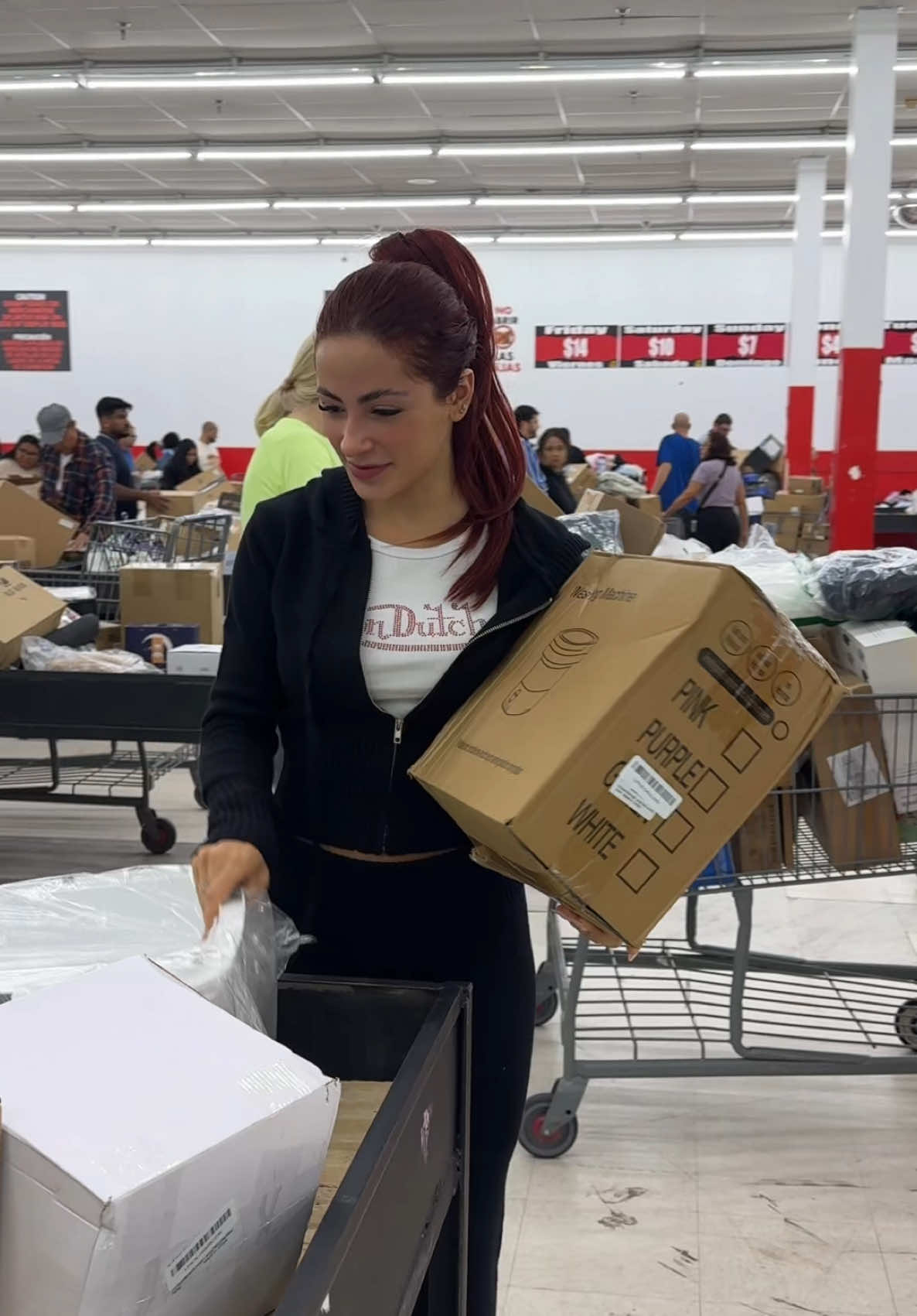 Uma loja que vende as encomendas não entregues 