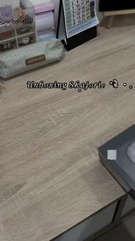 I’m in love  😍😍  Besar dia kalah Kaf & Sebelum Berpisah 🥲 #skajorie #radenchedid #unboxingvideo #unboxingbook #auindonesia ##novel##asmr#fyp 