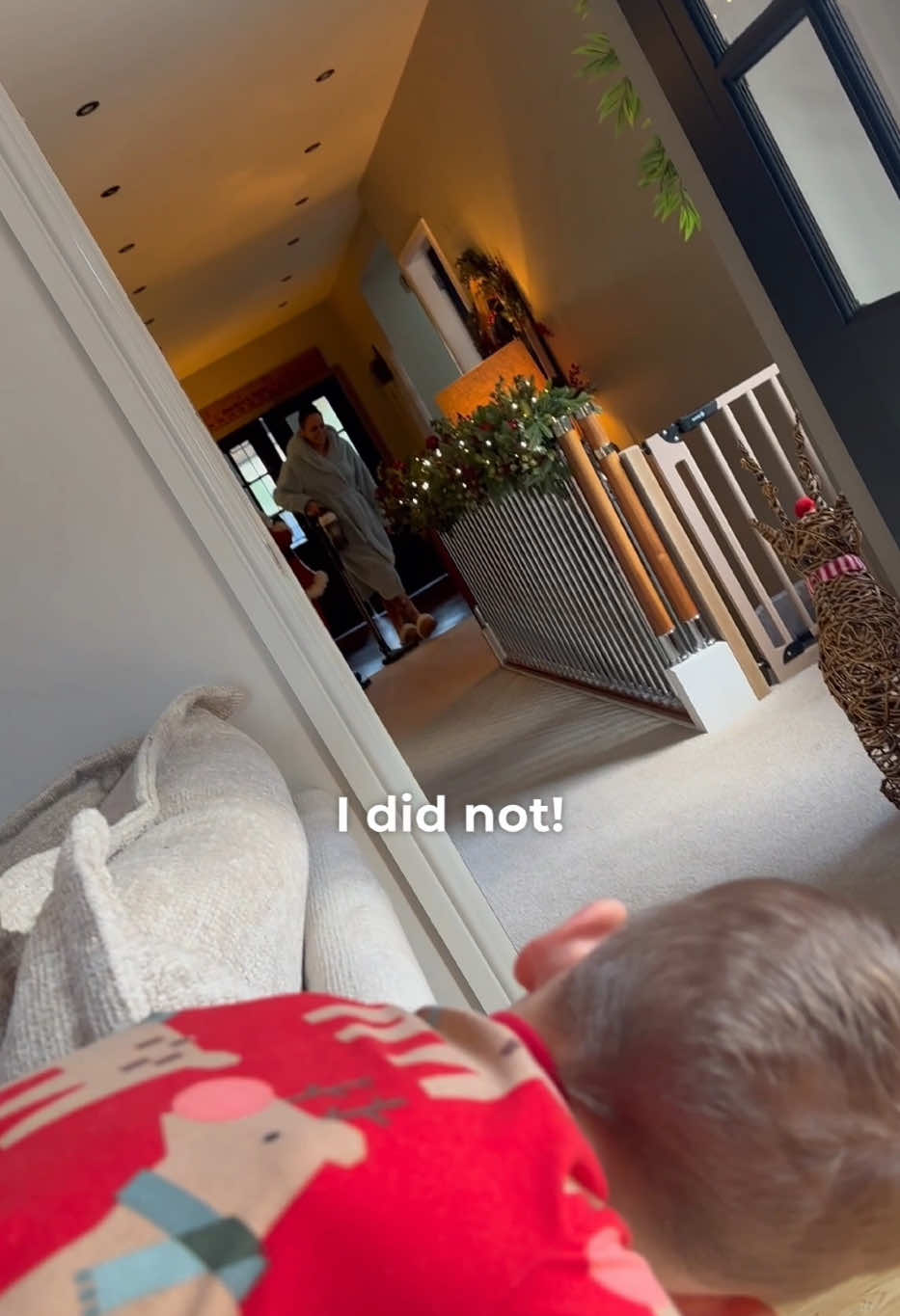 Did mummy kiss santa clause? #joke #funny #couples #parenthumor #mumsoftiktok 