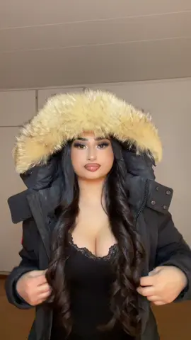”Canada Goose” ute på fredag 13 december 🥶 #foryou #foryourpage #fyp 