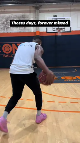 Send to tour missed teammate ⌛️#entrainementbasketball #NBA #ballislife #basketteur #basketballtraining 