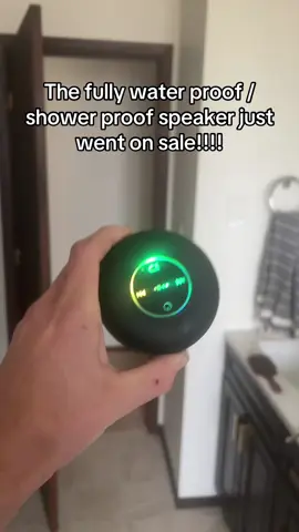 this thing us actually so cool! #tiktokdeals #fyp #christmas #sale #tiktokshop #waterproofspeaker 