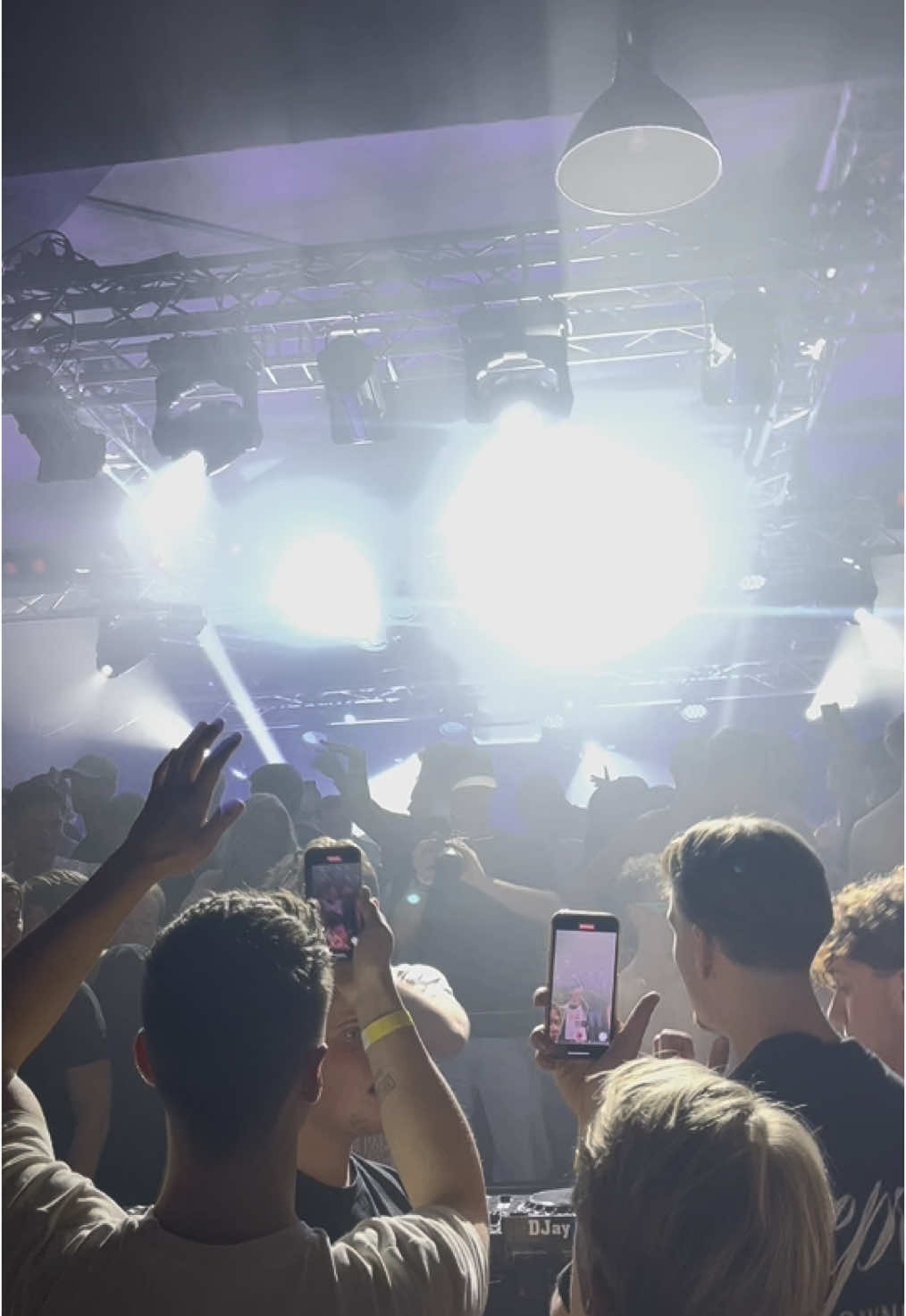 @kili.official weet wel hoe die moet afsluiten 😃 @RØAK #raw #xtraraw #uptempo #festivals #kickrollen 