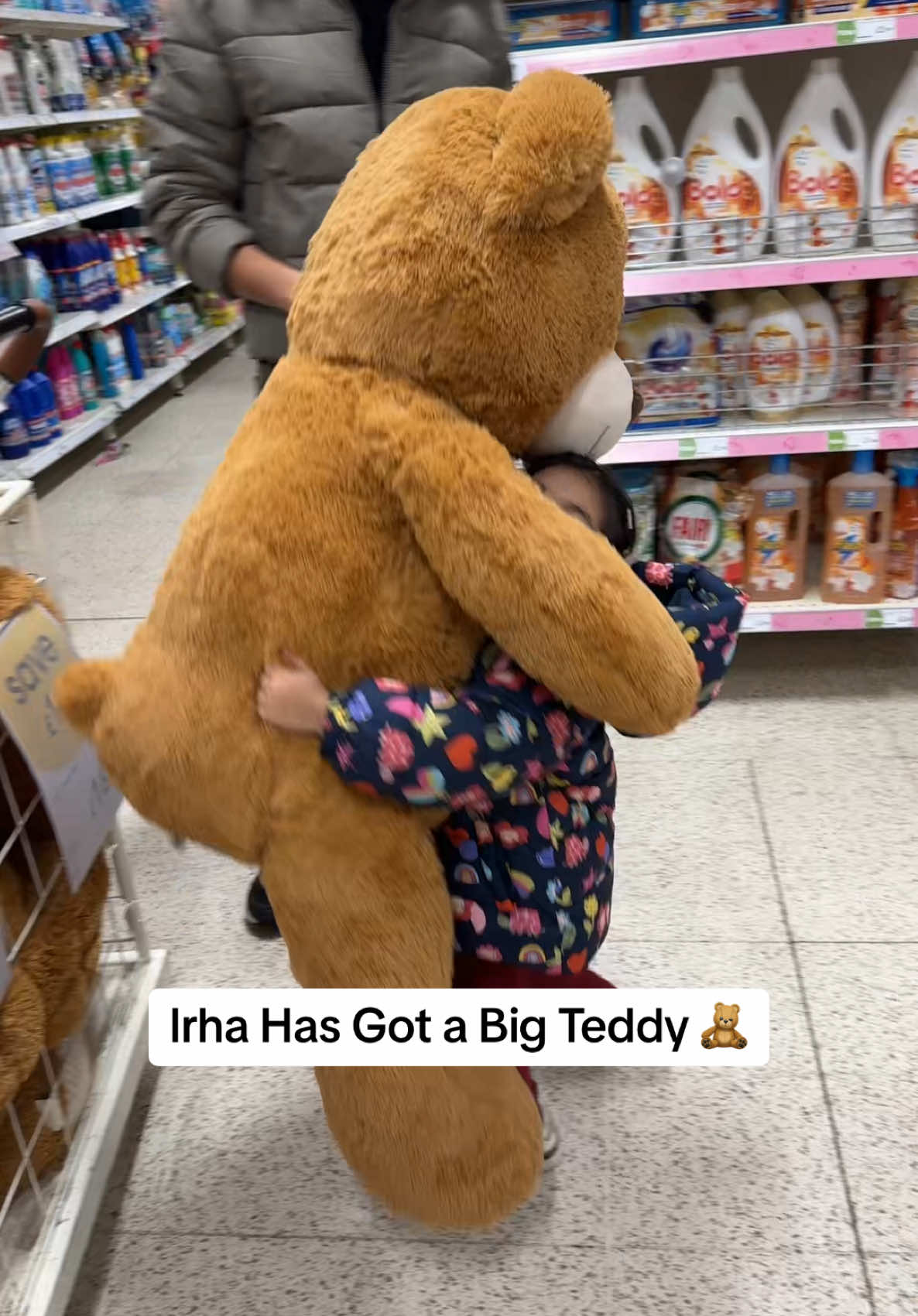 Irha Has Got a Big Teddy 🧸 #gift #teddy #kidstiktok #Vlog #minivlog #ukvlog #uktiktok #shoppingvlog #fyp #foryou #foryoupage #foryourpage #discoverme #explorepage✨ #viral #1milion #fypppppppppppppp 