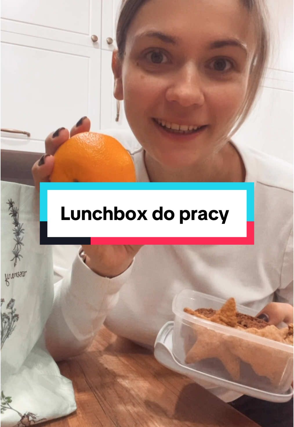 Dzisiejszy zestaw do pracy - tym razem mniej slodko  #lunchbox #obiaddopracy #lunchnazimno #obiad #pomyslnaobiad #zakupylidl #haulzakupowy #jedzenie #prostyprzepis #salatkazkurczakiem#pizza #domowapizza #ciasto #piernik 