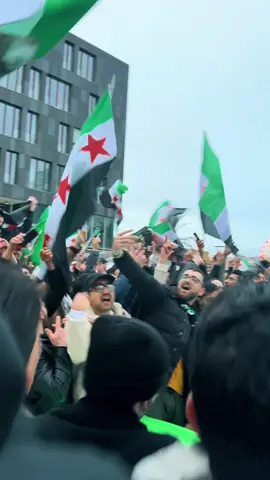 #المانيا🇩🇪 #شتوتغارت #اليوم #سوريا_حره_✌️💚 #فرحة_التحرير 