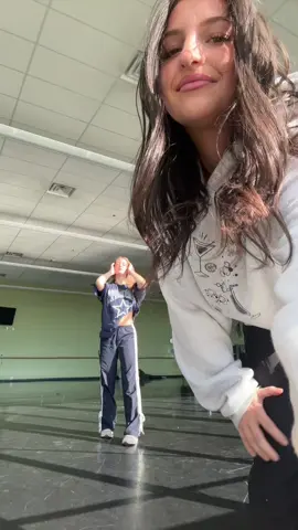 Pre show🔥 #dancemajor #xyzbca #fyp #dance @caro 